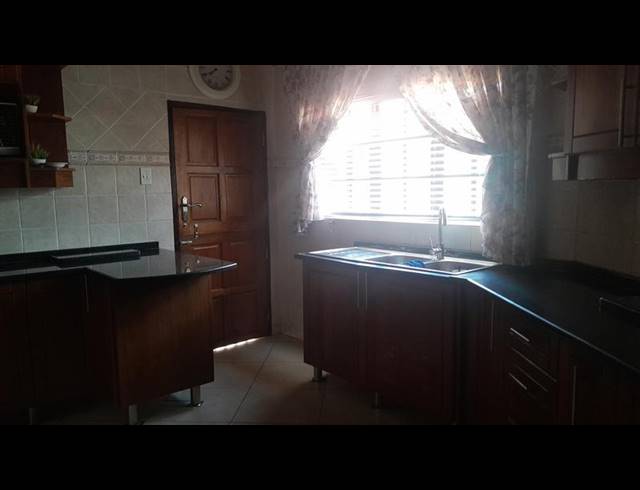 4 BEDROOM HOUSE FOR SALE IN BENDOR